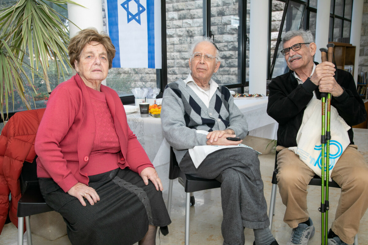 נחמה ומשה בר-אשר וחזן