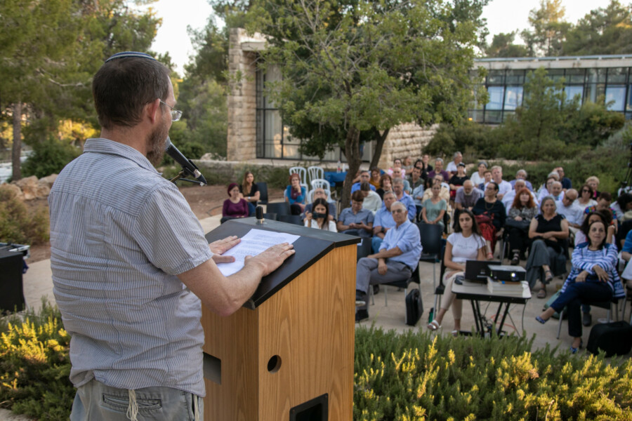 yaakov azion 6
