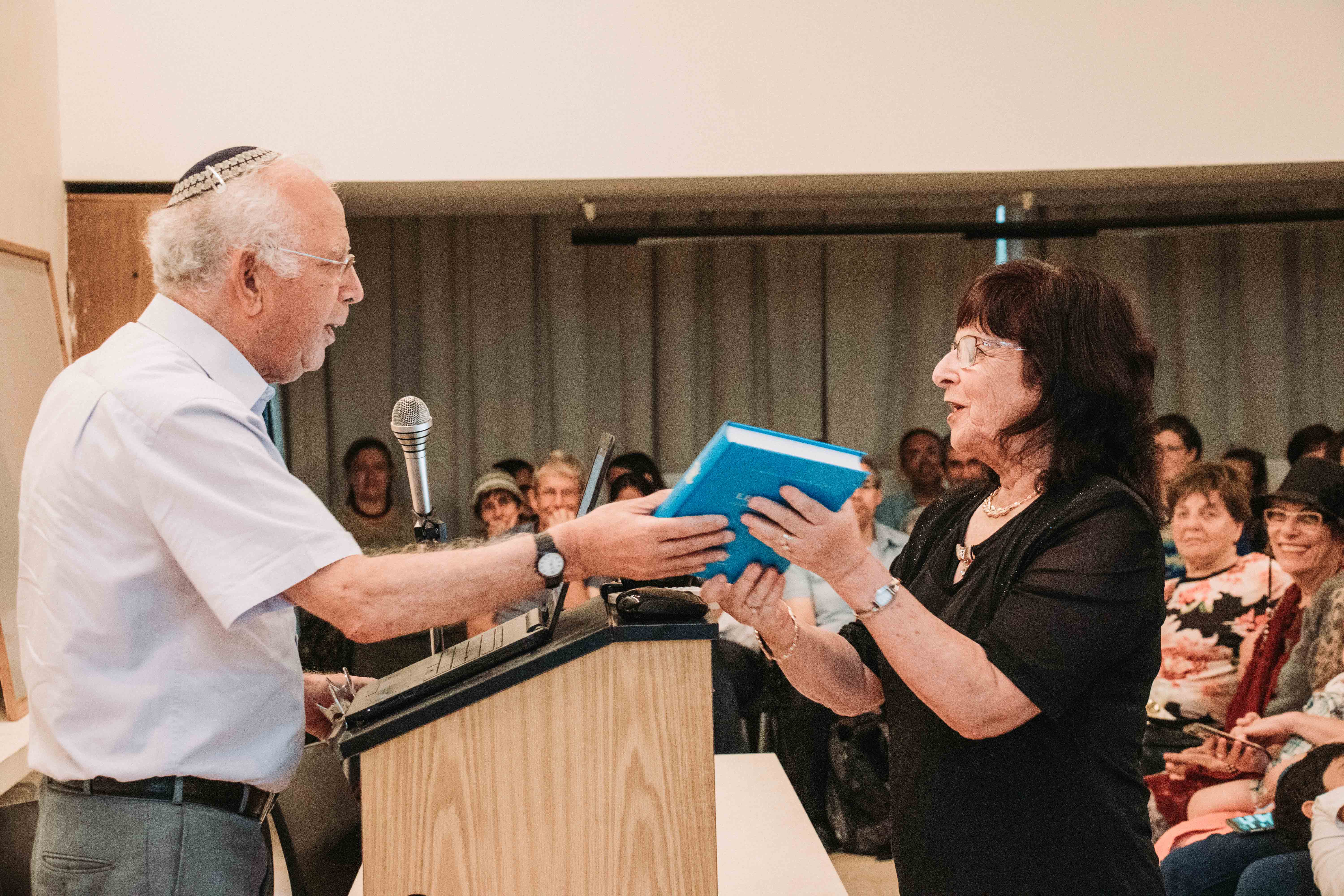 פרופ' משה בר־אשר וגב' רבקה כהן