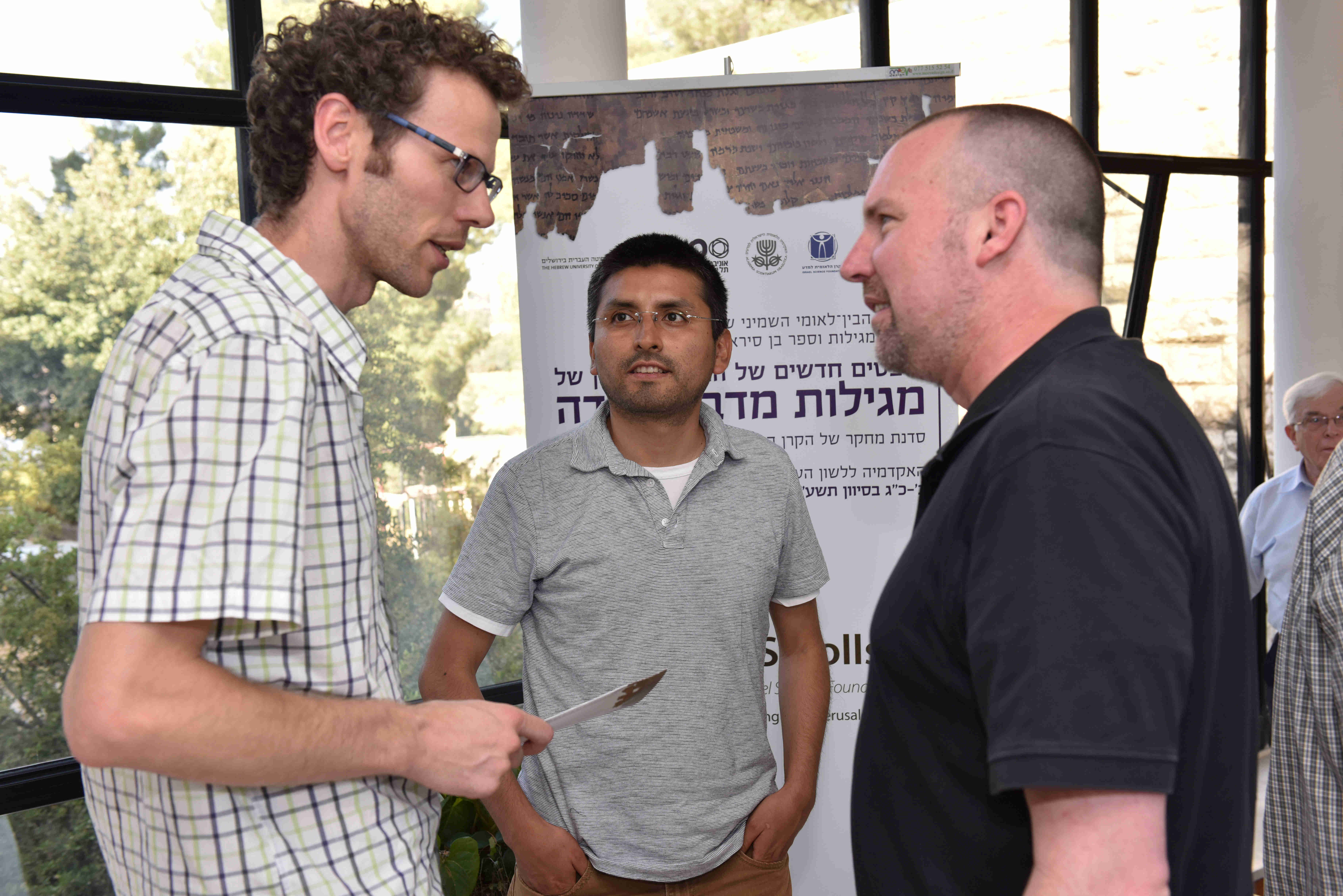 ד"ר אהרן הורנקול ושומעים חופשיים בכינוס
