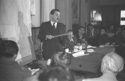 בתמונה: הליכים מקדימים לקראת שביתת הנשק, 1949. במרכז התמונה: משה שרת. (באדיבות לשכת העיתונות הממשלתית)