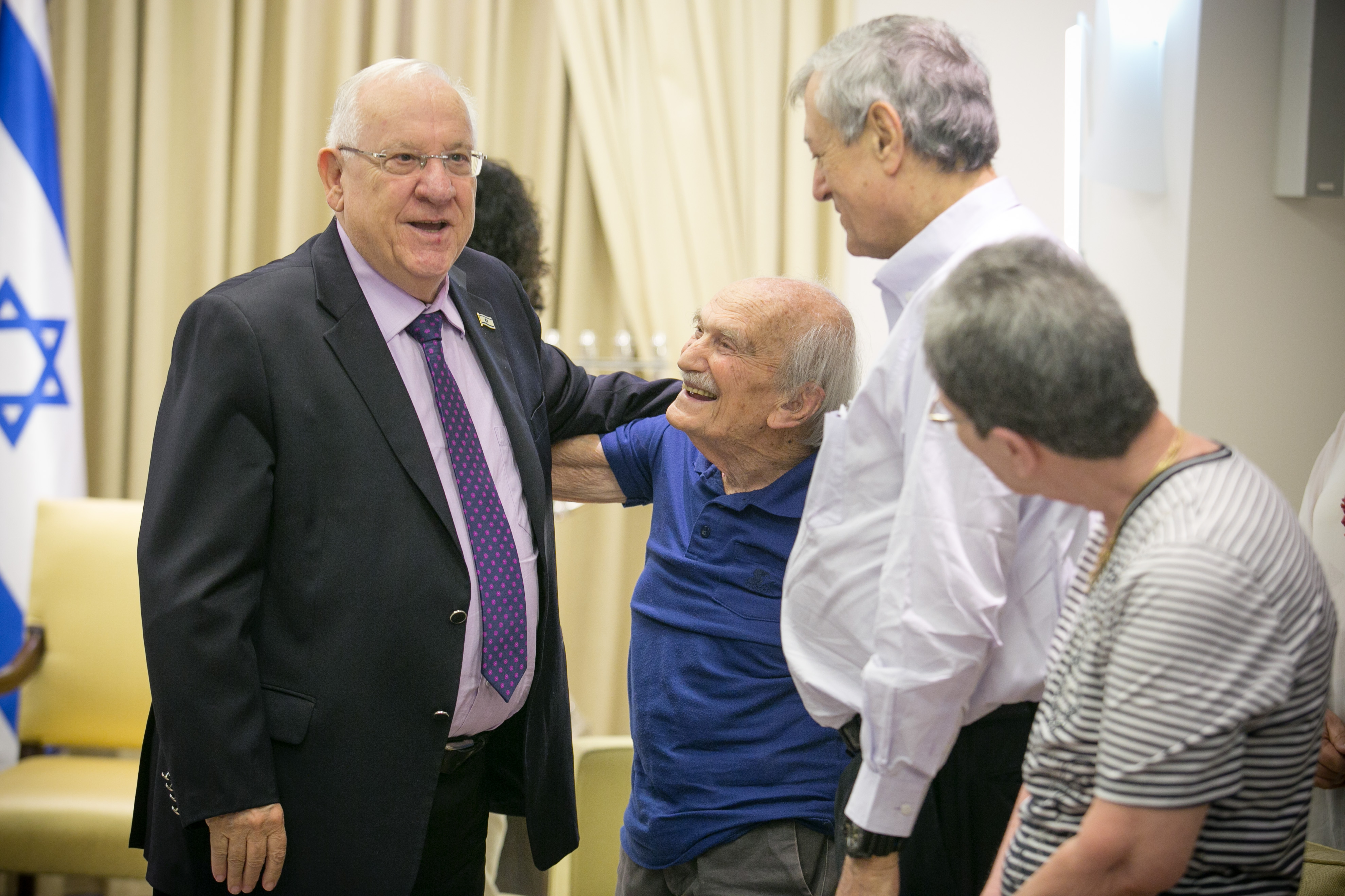 פרופ' אורה שורצולד, חבר חוג הידידים דוד קוליץ, פרופ' עוזי אורנן ונשיא המדינה
